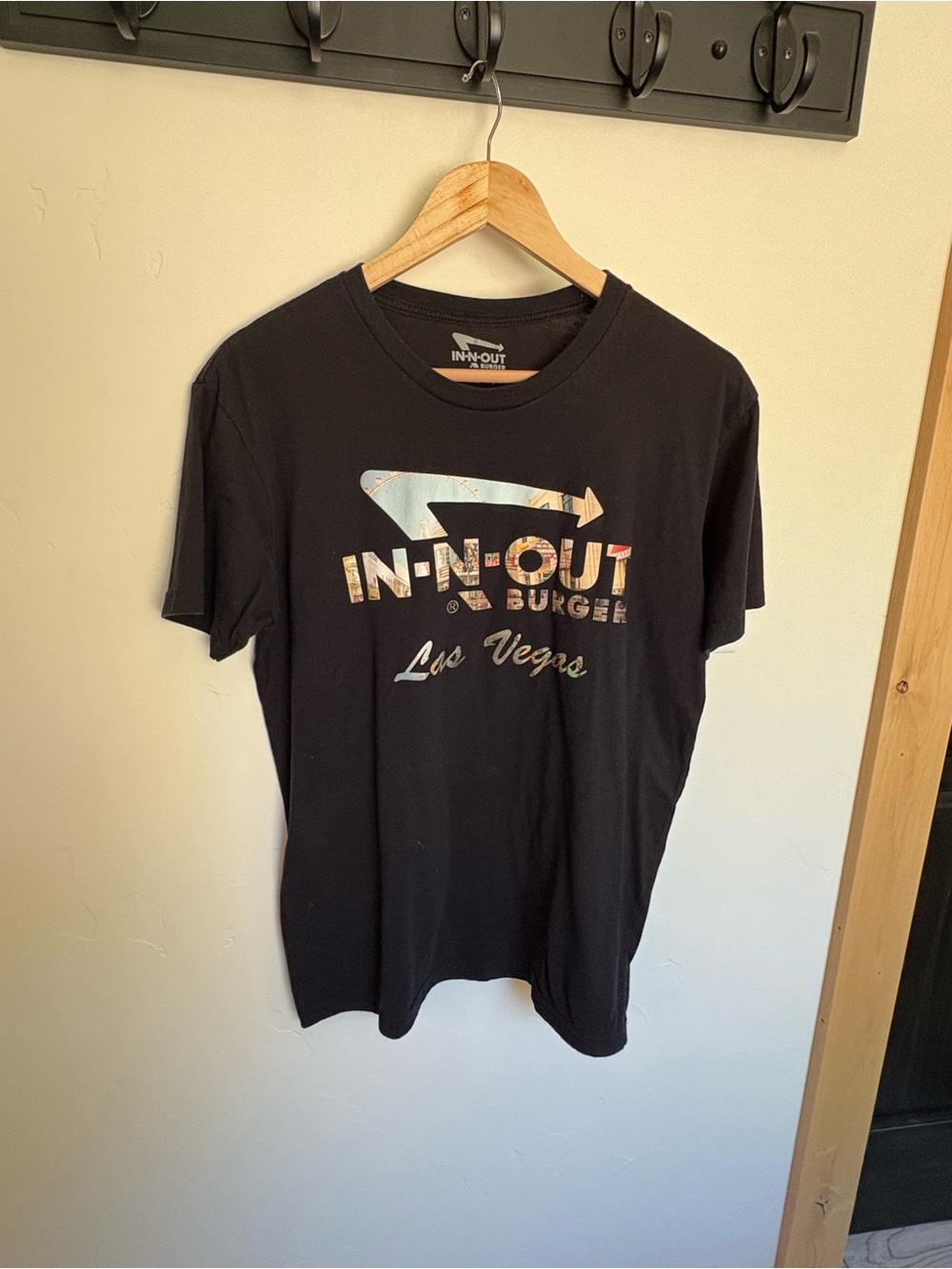 In-N-Out Burger Las Vegas Graphic T-Shirt Black Size M